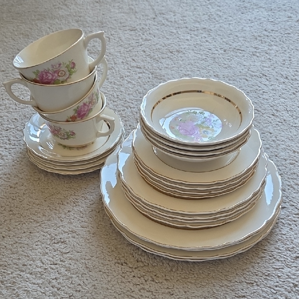Canonsburg Pottery Co Keystone Floral Rose Bouquet Pink And Cream Dinnerware Set